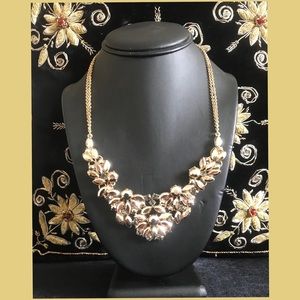 Gold toned necklace